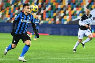 Lautaro voltou aos treinamentos da Inter (Foto: VINCENZO PINTO / AFP)