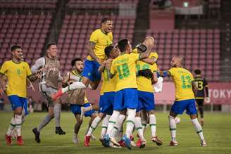 Jogadores da Seleção Brasileira comemoram classificação para a final dos Jogos Olímpicos de Tóquio nesta terça-feira Lucas Figueiredo CBF