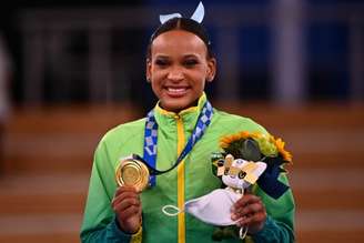 Rebeca Andrade foi conquistou duas medalhas inéditas para o Brasil na Olimpíada de Tóquio (Foto: LOIC VENANCE / AFP)
