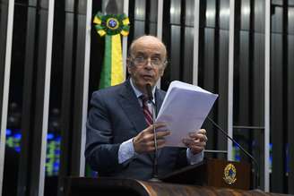 José Serra (PSDB-SP) pediu afastamento para tratar do Parkinson