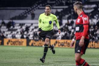 Fernando Raspallini foi o árbitro principal da partida (Foto: Staff Images/CONMEBOL)