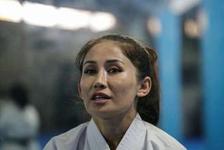 Campeã afegã de caratê Meena Asadi, de 28 anos, em Cisarua, na Indonésia
18/08/2021 REUTERS/Ajeng Dinar Ulfiana