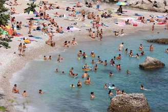 Turistas em Capri, sul da Itália: destinos litorâneos puxaram turismo interno no verão