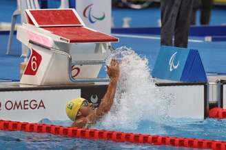 Thiago Paulino arremessa durante prova que lhe rendeu a medalha de ouro (Foto: Takuma Matsushita/CPB)