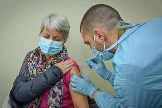 País chegou a marca de 74,18% da população imunizada