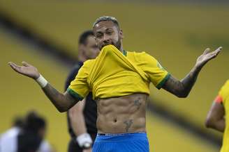 Neymar rebateu os críticos pela forma física