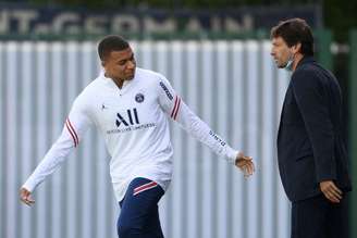 Leonardo tem a intenção de renovar o contrato de Kylian Mbappé no PSG (Foto: FRANCK FIFE / AFP)