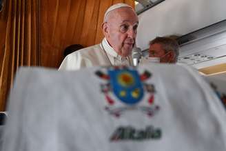 Papa Francisco conversa com jornalistas durante voo no avião papal
15/09/2021
Tiziana Fabi/Pool via REUTERS