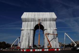 Instalação no monumento Arco do Triunfo, em Paris
16/09/2021
REUTERS/Gonzalo Fuentes