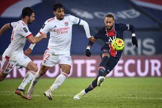 Lyon surpreendeu e venceu o PSG por 1 a 0 na sua última visita ao Parque dos Príncipes (Foto:  FRANCK FIFE / AFP)