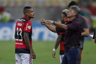 Substituições não surtiram efeito (Foto: Marcelo Cortes/Flamengo)