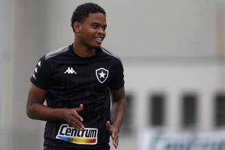 Lucas Mezenga em ação pelo Botafogo (Foto: Vítor Silva/Botafogo)