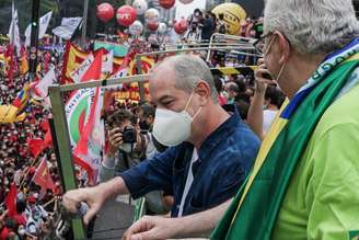 Ciro Gomes durante protesto contra Bolsonaro realizado na Avenida Paulista