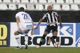 Chay deu uma assistência, mas o Botafogo perdeu para o Avaí (Foto: Vítor Silva)