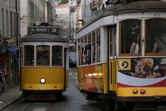 Bondes no centro de Lisboa
15/09/2021 REUTERS/Pedro Nunes
