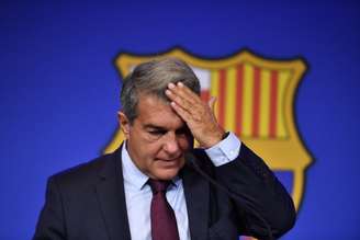 Gestão de Joan Laporta sofre com crise econômica do Barcelona (Foto: PAU BARRENA / AFP)