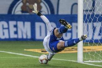 Fábio ajudou a garantir  a vitória da Raposa sobre o Coxa-(Gustavo Aleixo/Cruzeiro)