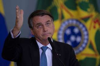 Moraes prorroga inquérito sobre interferência de Bolsonaro na PF