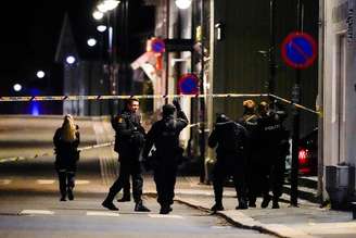 Ataques na cidade de Kogsberg, na Noruega, deixa vários mortos, segundo a polícia local