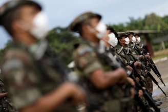 Soldados do Exército antes de operação de patrulhamento da fronteira com a Colômbia em São Gabriel da Cachoeira, no Amazonas
02/03/2021 REUTERS/Ueslei Marcelino