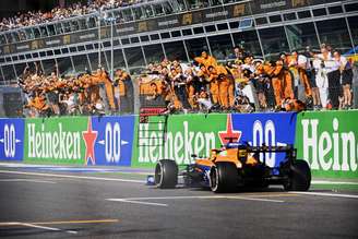 Daniel Ricciardo conquistou o primeiro pódio com a McLaren com uma vitória em Monza 