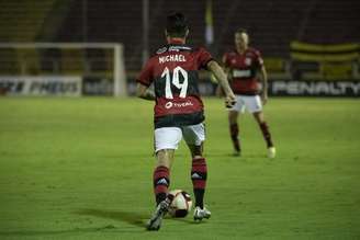 Michael deve ser titular contra o Furacão (Foto: Alexandre Vidal/Flamengo)