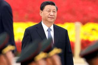 Presidente da China, Xi Jinping, em cerimônia no Monumento aos Heróis do Povo na Praça da Paz Celestial para marcar o Dia dos Mártires em Pequim, China 
30/09/2021 REUTERS/Carlos Garcia Rawlins