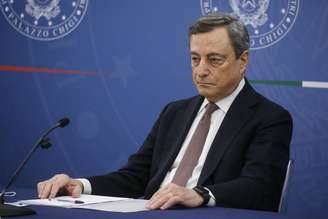 O premiê da Itália, Mario Draghi, apresenta Lei Orçamentária para jornalistas