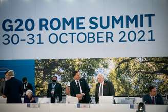 Líderes mundiais durante reunião do G20 em Roma
31/10/2021 Aaron Chown/Pool via REUTERS