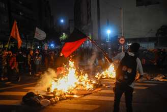 Confronto com a policia em ato de servidores públicos em frente a Câmara Municipal de São Paulo