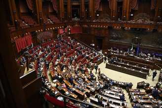 Sete deputados testam positivo para Covid na Câmara da Itália