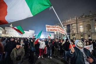 Protesto contra certificado sanitário em Turim, norte da Itália