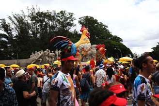 Blocos de Carnaval guardam autoridades para definir se irão desfilar em 2022