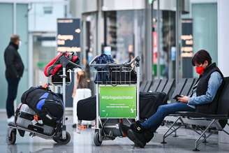 Passageiros no Aeroporto de Munique, na Alemanha