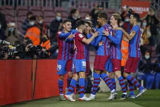 Talentos jovens do Barcelona brilham em partida contra o Elche