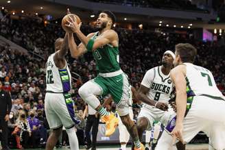Jayson Tatum, do Boston Celtics, se recupera da covid-19 Jeff Hanisch-USA TODAY Sports/Reuters