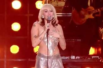 Cantora Miley Cyrus quase mostra demais em festa de Réveillon/Reprodução