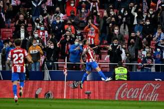 Correa foi o grande destaque da vitória do Atlético de Madrid (PIERRE-PHILIPPE MARCOU / AFP)