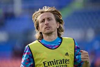 Aos 36 anos, Luka Modric é titular incontestável no meio de campo do Real Madrid (Foto: JAVIER SORIANO / AFP)