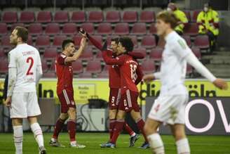 Em grande dia de Lewandowski, Bayern goleou o Colônia na Bundesliga (INA FASSBENDER / AFP)