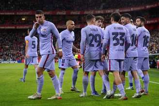 Barcelona e Alavés realizam o último jogo da rodada do Espanhol (Foto: CESAR MANSO / AFP)