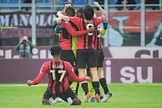 Milan conseguiu derrotas a Sampdoria e assumir a liderança do Calcio (ANDREAS SOLARO / AFP)