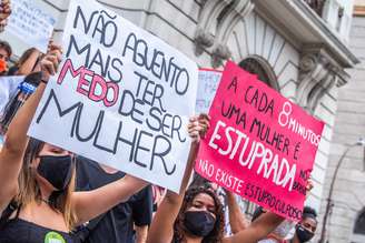 Manifestação contra a violência contra a mulher realizada no Rio de Janeiro, RJ, em novembro de 2020
