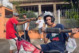 Escapamento Fortuna é tema de um dos vídeos de Clenilson Pirulito