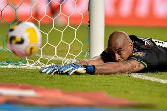 Jailson em ação durante a partida entre Atletico-MG e Athletico-PR