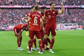 Bayern enfrenta o Stuttgart neste domingo (Foto: KERSTIN JOENSSON / AFP)