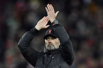 Klopp enaltece elenco do Liverpool na vitória sobre o Southampton pela Premier League (Foto: OLI SCARFF / AFP)