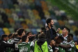 Rúben Amorim vem conseguindo muito sucesso no comando do Sporting (PATRICIA DE MELO MOREIRA / AFP)