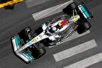 Lewis Hamilton e a Mercedes começaram sofrendo em Mônaco 