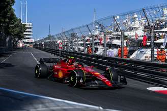 Charles Leclerc na curva Tabac, em Mônaco